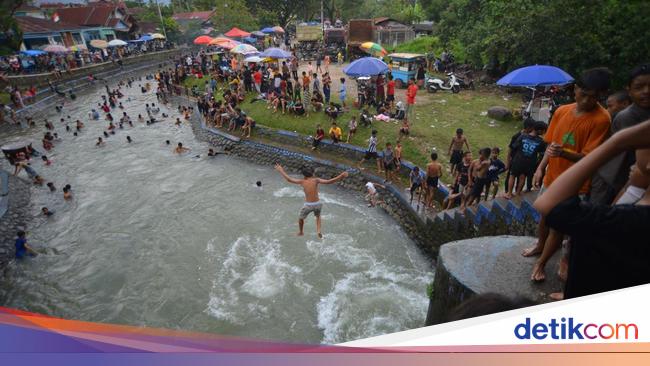 Tradisi Mandi 'Balimau' Sucikan Diri Sambut Ramadan