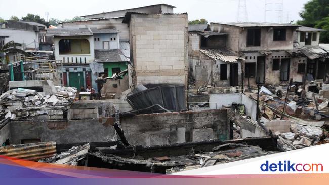 Kondisi Memprihatinkan Permukiman di Duren Sawit Jaktim Usai Kebakaran