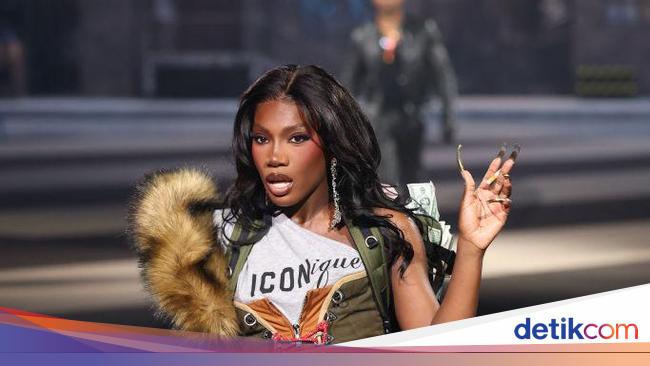 Foto: Rapper Doechii Eksis di Milan Fashion Week Setelah Berjaya di Grammy