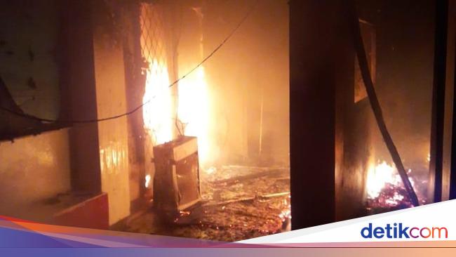 SMPN di Bogor Kebakaran, Lab Komputer hingga Musala Ludes