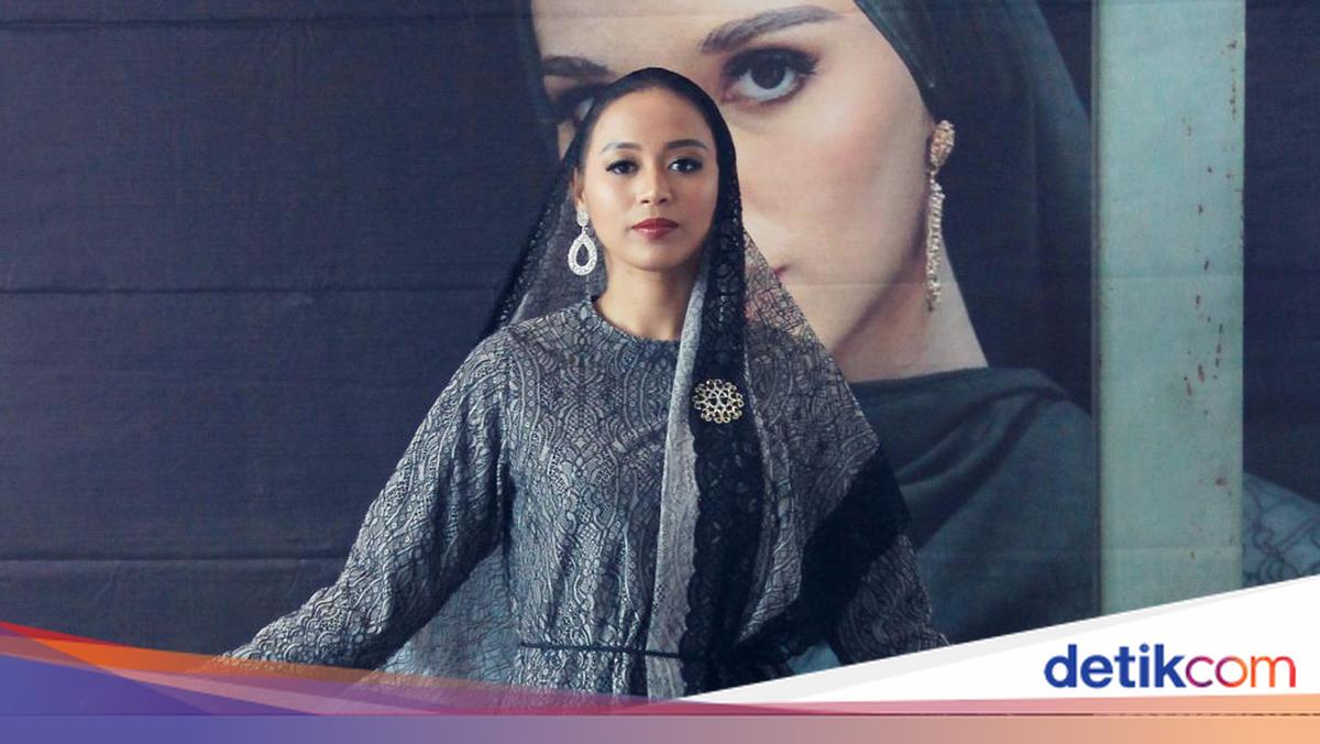 Foto: 10 Koleksi Baju Lebaran 2025 dari Ellaya, Ditampilkan Puteri ...