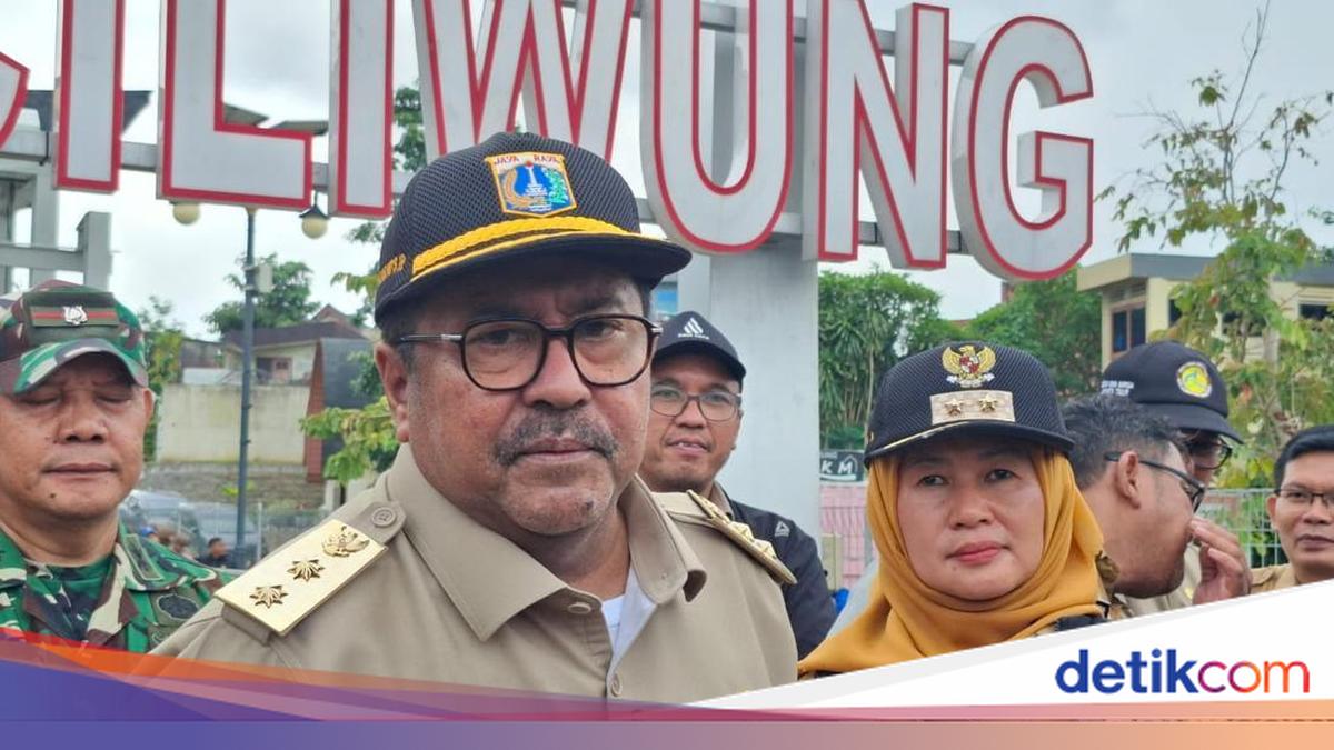 Api Rano PDIP Membela Aksi Rano Karno Naik Perahu Karet Cek Banjir DKI