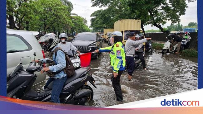 Sejumlah Jalan Arteri di Jakarta Macet Imbas Tergenang Banjir