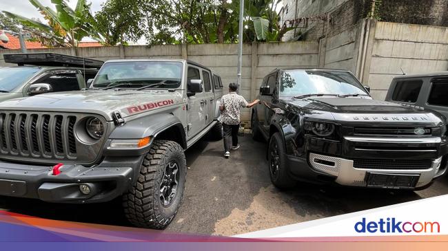 Penampakan Rubicon-Mercy Disita dari Japto Soerjosoemarno di Rupbasan KPK