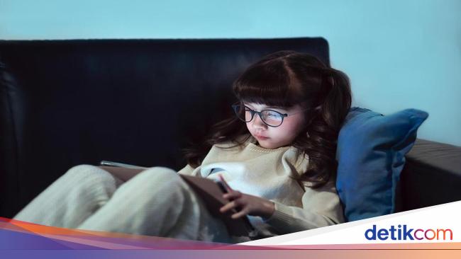 Teknologi Lensa Canggih untuk Perlambat Perkembangan Mata Minus Anak