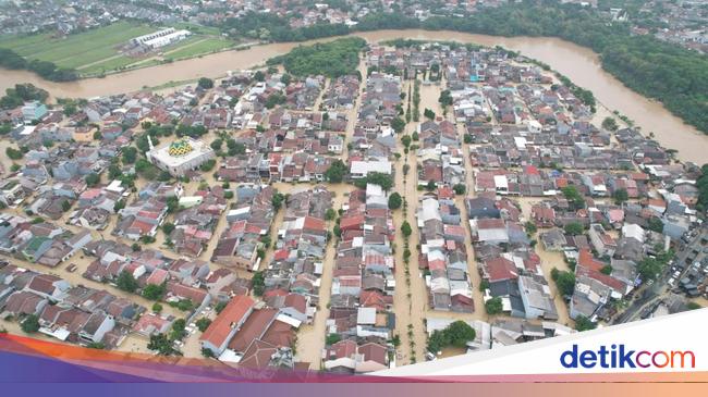 11 Fakta Banjir Lumpuhkan Bekasi: RS, Mal, Stasiun Terdampak