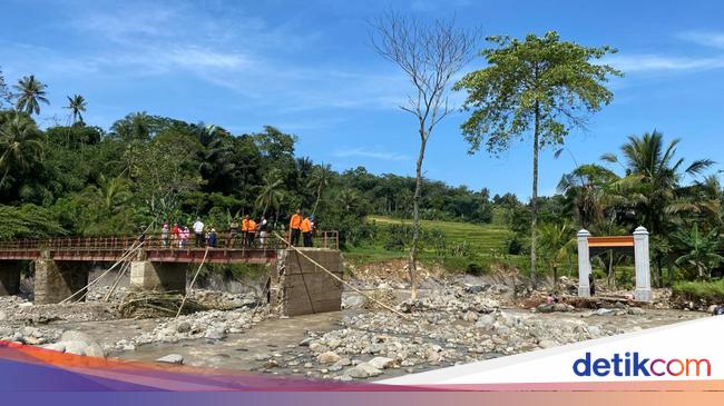 Luapan Sungai Cipamingkis Bogor Bikin Akses Terputus, 1 Kampung Terisolasi