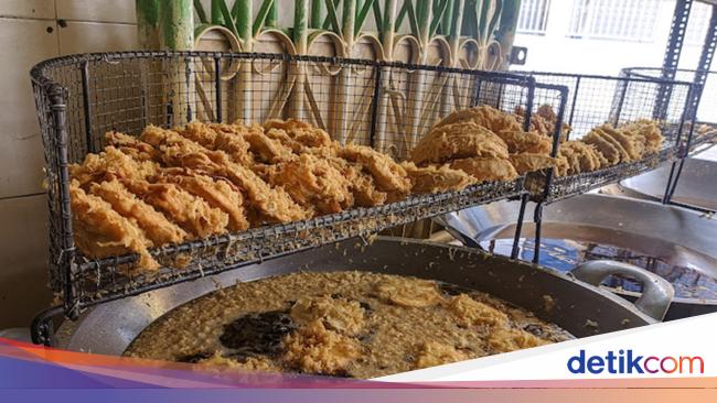 5 Tempat Beli Gorengan Enak di Makassar, Selalu Ramai Pengunjung