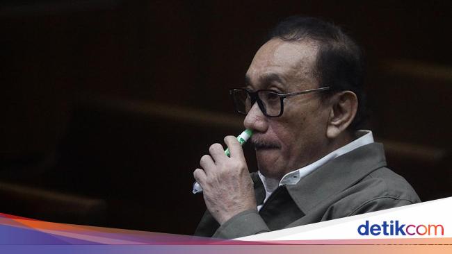 Eks Sestama Basarnas Dituntut 5 Tahun 3 Bulan Penjara