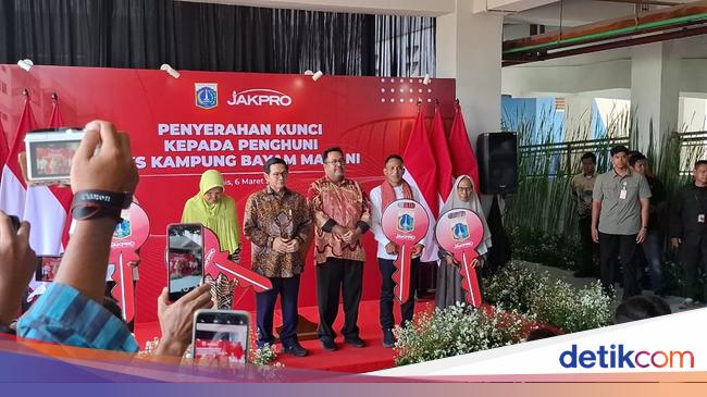 Pramono Serahkan Kunci Kampung Susun Bayam, Warga Bisa Pakai Sebelum Lebaran