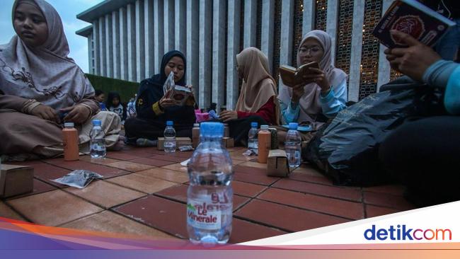 Le Minerale Siapkan 8000 Paket Buka Puasa untuk Jemaah Masjid Istiqlal