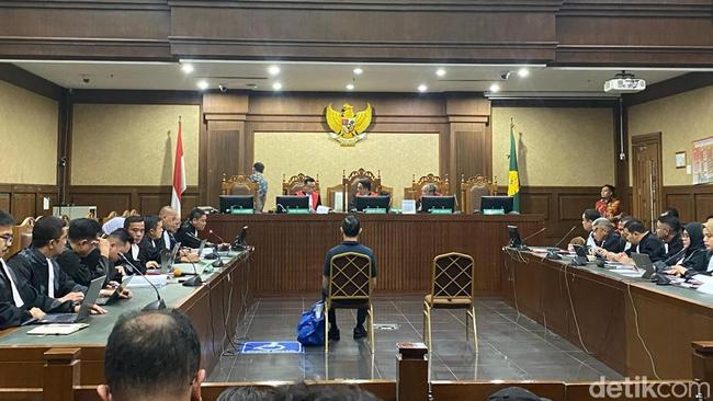 Tom Lembong Ajukan Eksepsi Usai Didakwa Rugikan Negara Rp 578 M