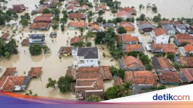 Banjir Rendam 449 Rumah Warga di Karawang, 1.738 Jiwa Terdampak