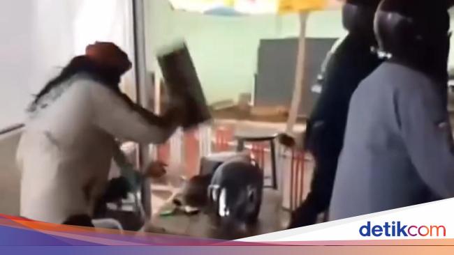 Ramai-ramai Mengecam Razia Warung di Garut saat Puasa