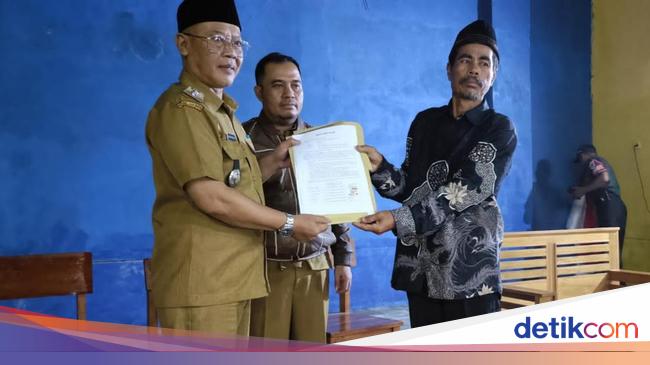 Tobatnya Abdul Rosid, Si 'Imam Mahdi Garut'