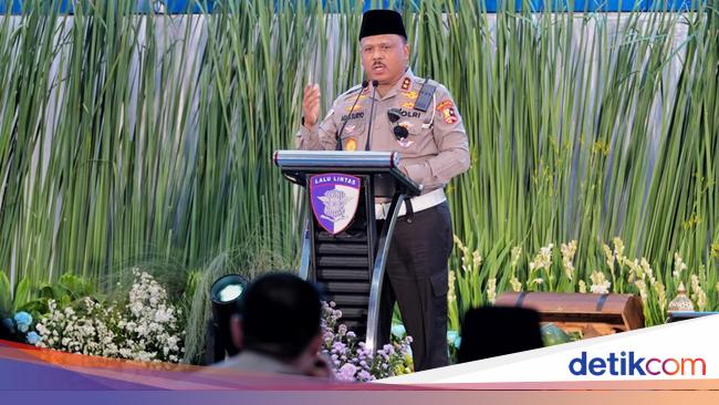 Buka Puasa dengan Jajaran, Kakorlantas Ingatkan untuk Kompak Kawal Mudik 2025