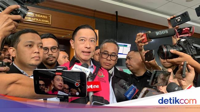 Tom Lembong: Kenapa Hanya Saya yang Jadi Terdakwa?