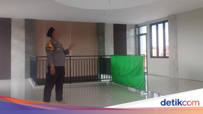 Aipda Deny Eko Bantu Galang Dana Rp 1 M untuk Pembangunan Musala di Pekalongan