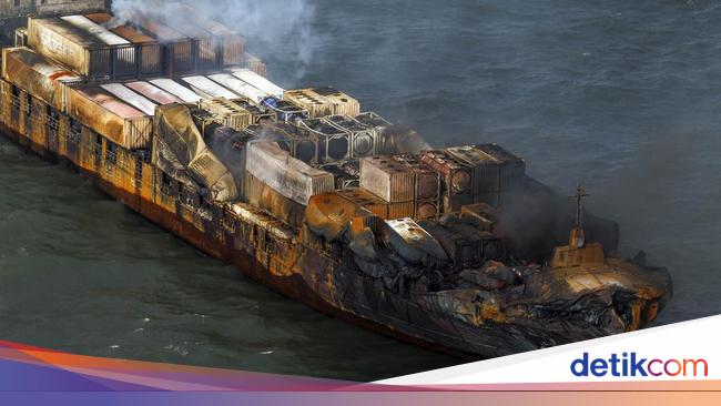 Penampakan 2 Kapal yang Tabrakan di Laut Inggris