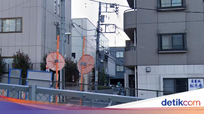 Young Woman Harassed Repeatedly at Tokyo Station During Live Walk