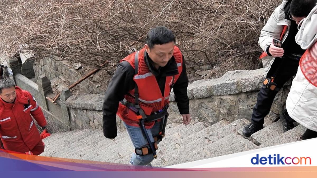 AI Exoskeleton Robot: Hike Mountains Effortlessly