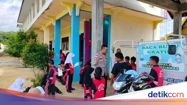 Bripka Mudiyanto Nyalakan Literasi di Natuna Lewat Perpustakaan Keliling