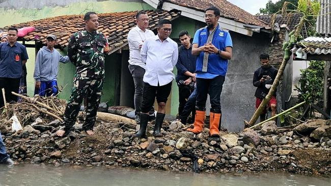 Pemprov Banten Keruk Pendangkalan Sungai Cibanten Serang Gegara Longsor