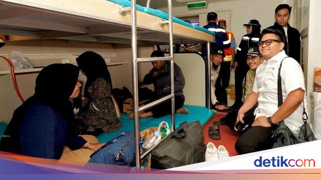 Pantau Kesiapan Arus Mudik, Pimpinan MPR Naik Kapal Laut Bareng Warga