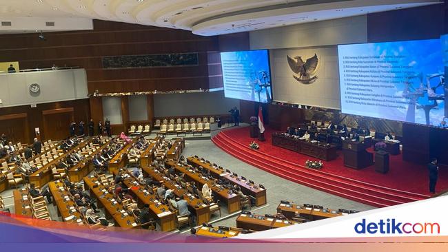 293 Anggota DPR Hadiri Rapat Paripurna Pengesahan RUU TNI