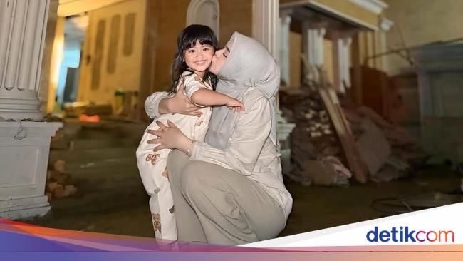 Ria Ricis Bangga Lihat Pencapaian Moana Sejak Bocil
