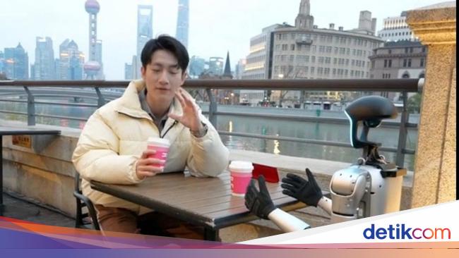 Influencer China Sewa Robot Rp 22 Juta per Hari untuk Jadi Teman Kencan