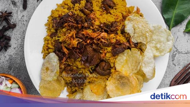 Nasi Goreng Rating Tinggi di Jakarta hingga Pria Makan Babi Hutan Nyaris Tewas