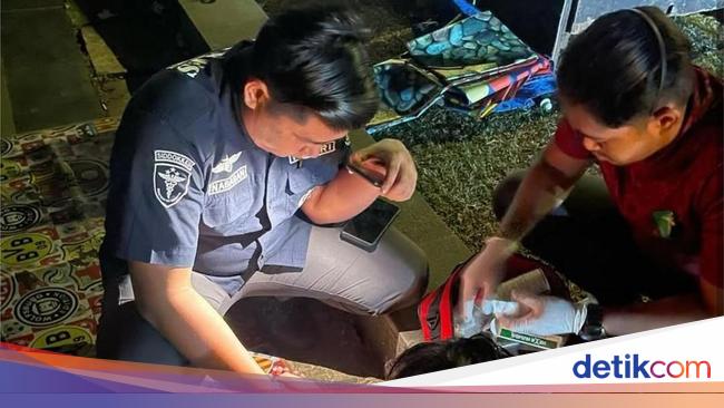 Sigap! Polantas Selamatkan Wanita Hendak Tabrakkan Diri ke Kendaraan di Bogor