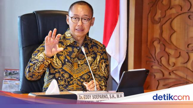 Karyawan Salat Jumat Dipotong Gaji, Eddy Soeparno: Jika Benar, Beri Sanksi