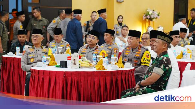 Hadiri Safari Ramadan Polda DIY, Kapolri Beri Santunan ke Anak Yatim