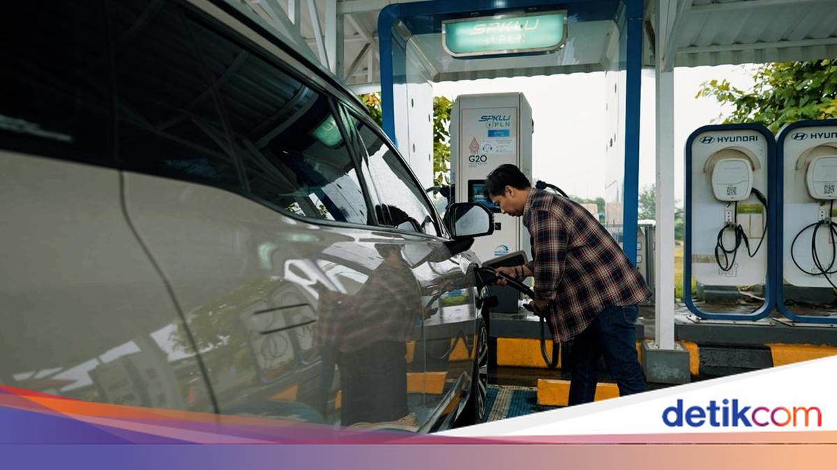 Cekcok Pengemudi Mobil Listrik di SPKLU, Pengendara BYD M6 Ogah Antre Online