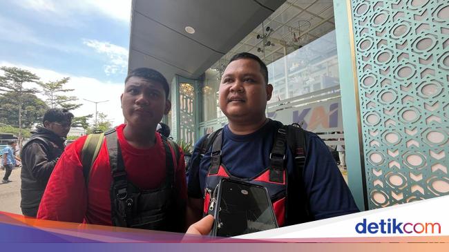 Stasiun Senen Dipadati Penumpang Baru Mudik dan Balik Mudik H+4 Lebaran
