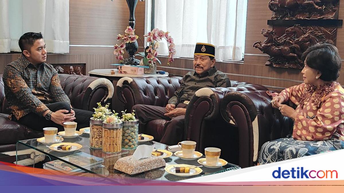 Seskab Teddy di Mata Hendropriyono: Perwira Cerdas yang Rendah Hati