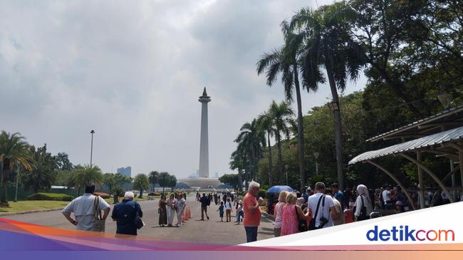 Cerita Warga Wisata ke Monas Saat Libur Lebaran: Ini Ikonnya Jakarta
