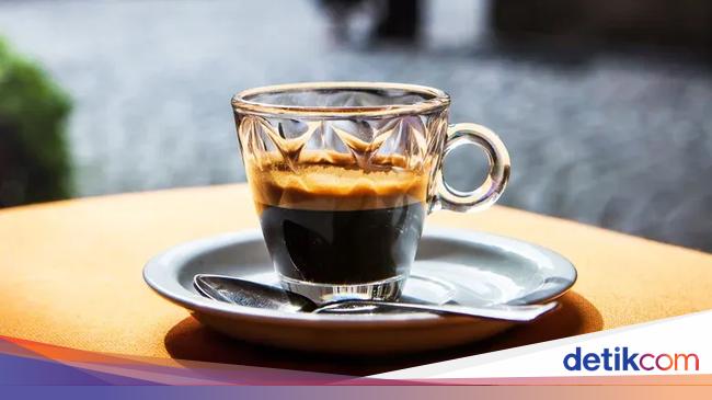 Cara Minum Espresso yang Benar, Perlu Diaduk Dulu atau Langsung Diminum?