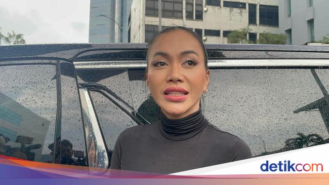Gak Cuma Popularitas, Denada Harap Jodoh Mendekat Usai Operasi Plastik