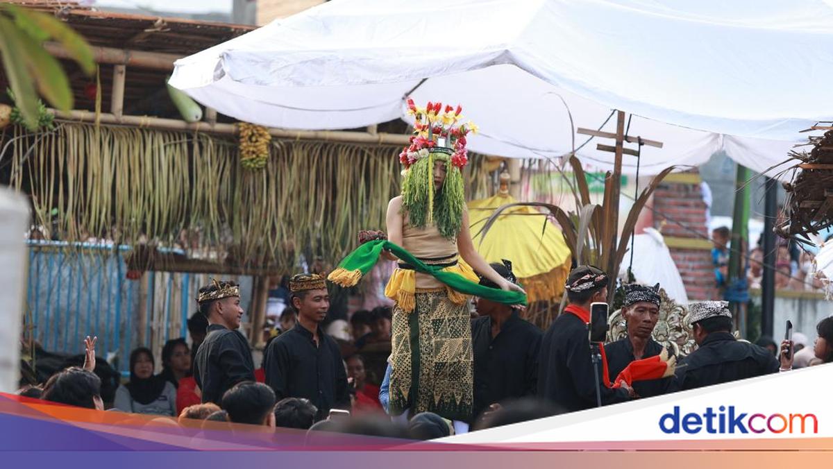 Puncak Ritual Seblang Olehsari Banyuwangi Berakhir