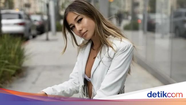 19歳のAdult Contentの作成者は、RPの不動産コレクションを持っています。 2510億