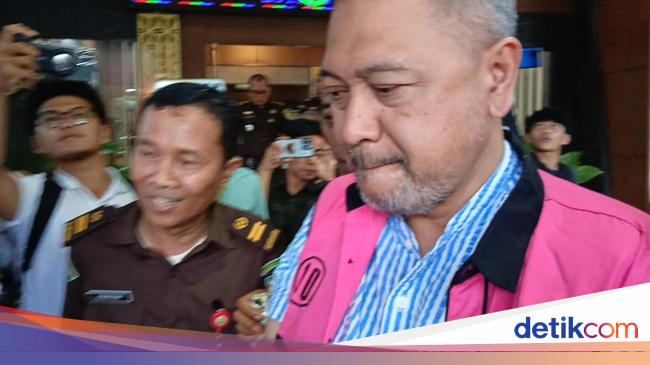 Kejati Banten Tahan Tersangka Kasus Korupsi Pengelolaan Sampah di Tangsel