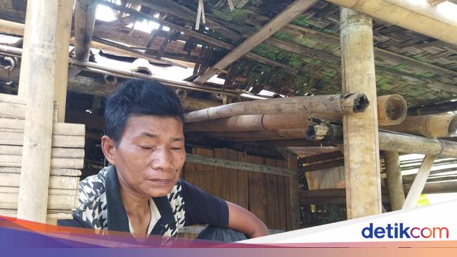 Pria di Pandeglang Tinggal di Gubuk Mirip Kandang Kambing, Kelurahan Telusuri