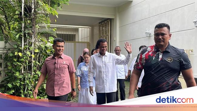 Hercules Temui Jokowi di Solo, Singgung Pihak yang Persoalkan Ijazah