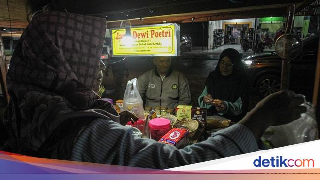 Cerita Pedagang Jamu Jaring Milenial di Tengah Maraknya Minuman Manis