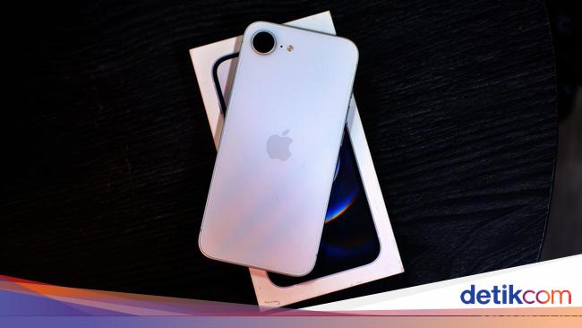 Unboxing iPhone 16e, HP Apple Paling Terjangkau Punya Chip Gahar