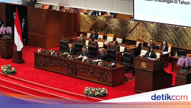 DPR Buka Masa Sidang III, Puan Soroti Perang Tarif Dagang-Geopolitik