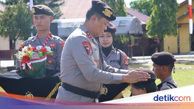 Tutup Bintra, Kapolda Kalteng Pasang Baret 126 Bintara Remaja Ditsamapta